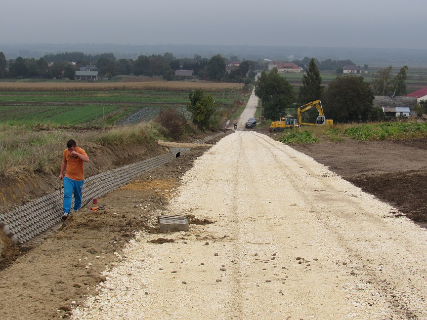 Droga gruntowa w Nieprowicach wyremontowana
