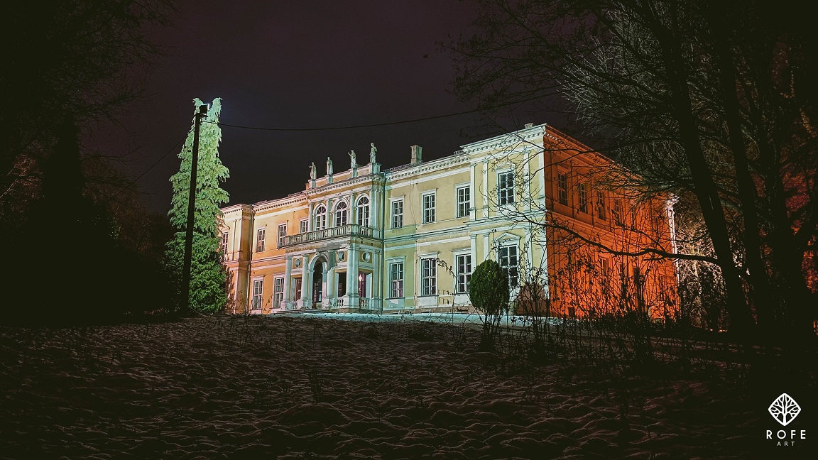 Pałac Wielopolskich w Chrobrzu styczeń 2021