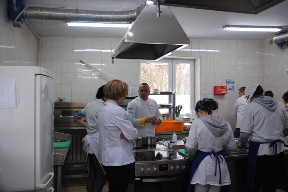 warsztaty kulinarne w ZSCKR w Chrobrzu