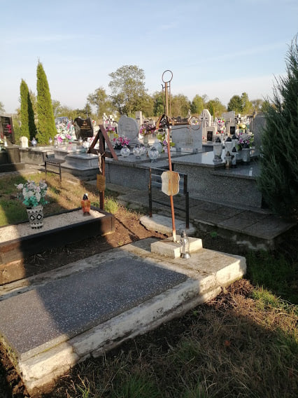 nagrobek Narcyzy Lesiuk na cmentarzu w Chrobrzu